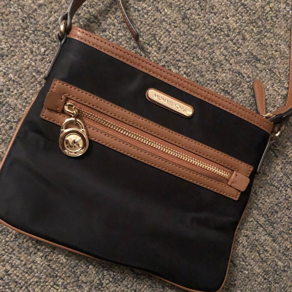 Black Michael Kors Crossbody Purse